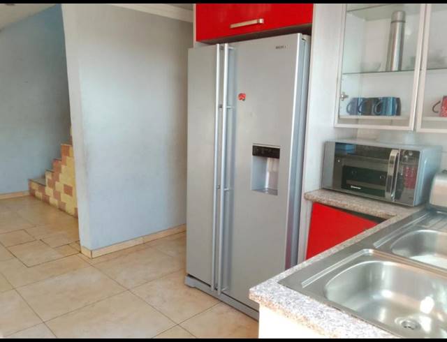 4 BEDROOM HOUSE FOR SALE IN MEADOWLANDS